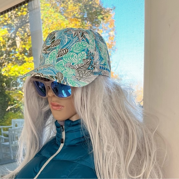 Blue Hat - Picture 2 of 4